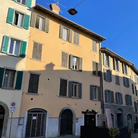 Accademia Love *